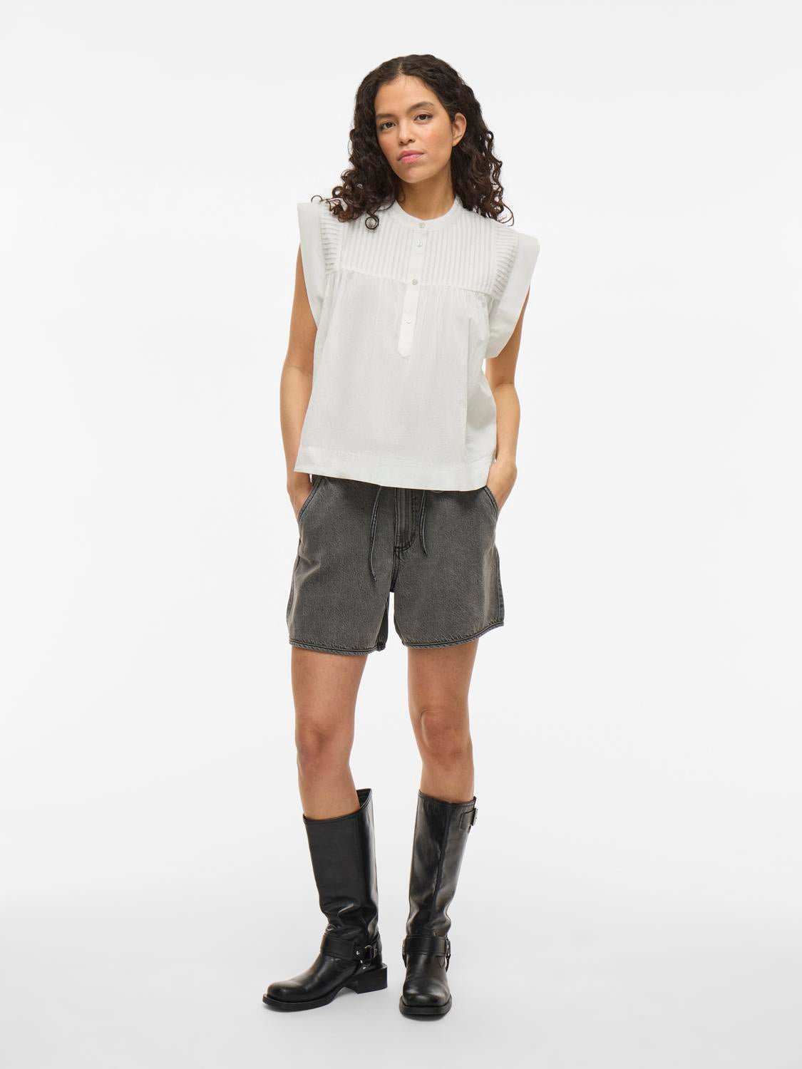 VIKATINKA Shirt - Snow White - VERO MODA & VILA Bergvik